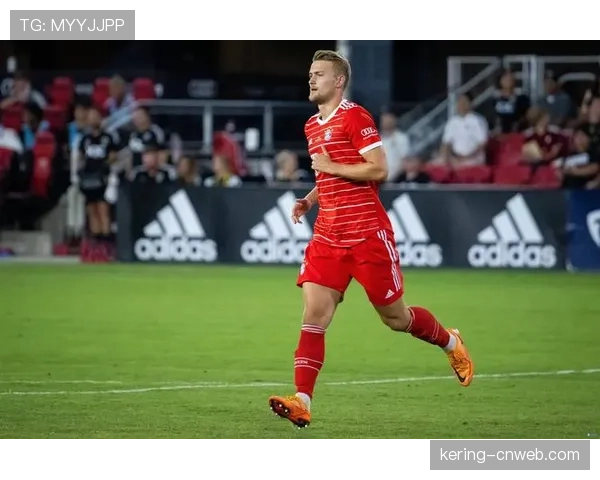 热刺减员情况详细分析：帕特里克·多古腿筋受伤具体，马蒂斯·德里赫特背部问题对球队影响评估